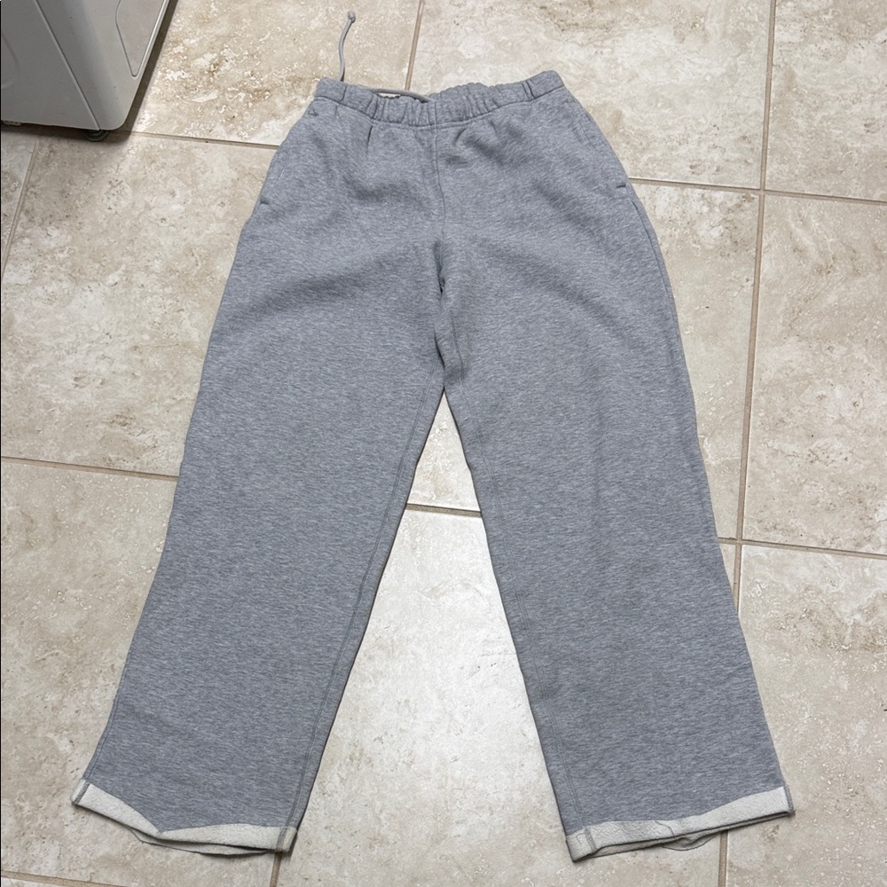 SKIMS Gray Women's straight leg sweatpants